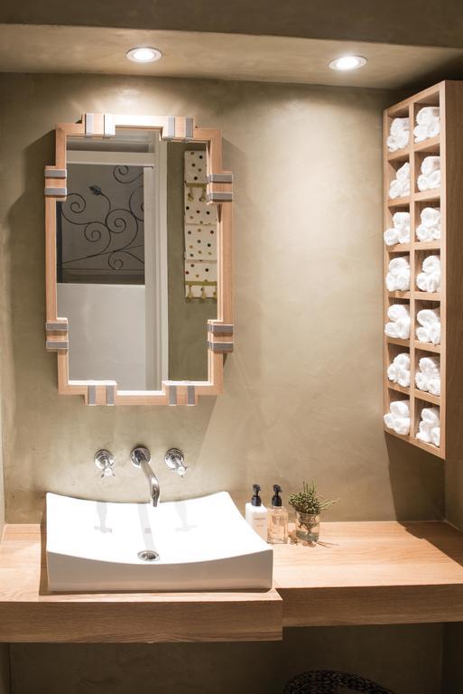 Hotel Hollow Boutique 4*